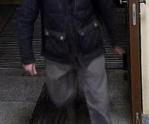 Poznań: Wyzywał radnego od ped**** i groził nożem. Szuka go policja