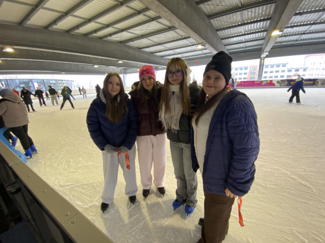 Kryte lodowisko przy Hali Urania