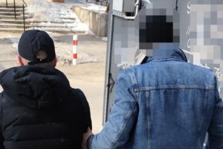 Włamał się do piwnicy, wrócił po więcej i wpadł. Zaatakował mieszkańca śrubokrętem