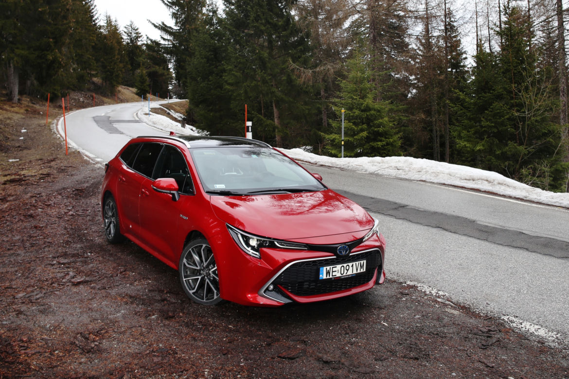 Toyota Corolla Touring Sports 2.0 Hybrid 180 KM e-CVT Executive