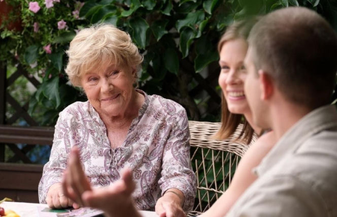 M jak miłość odc. 1902. Mateusz (Rafał Kowalski), Majka (Matylda Giegżno), Barbara (Teresa Lipowska)