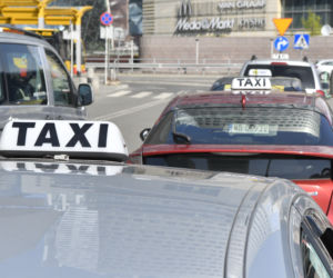 Taksówkarze Ubera i Bolta mają coraz większe długi