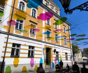 Nowe ozdoby na leszczyńskich ulicach. Wróblewskie w ferii barw.