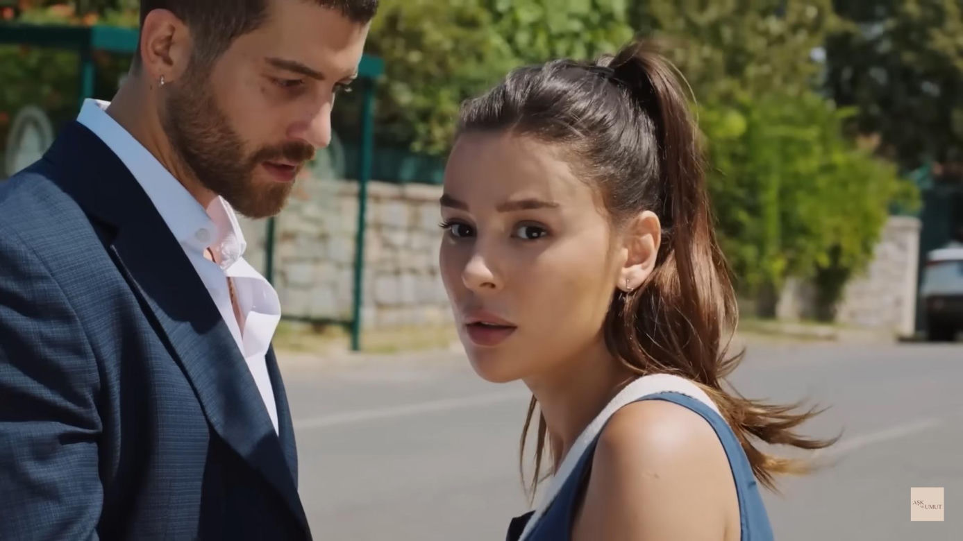 Zeynep pozna przystojnego Cihana
