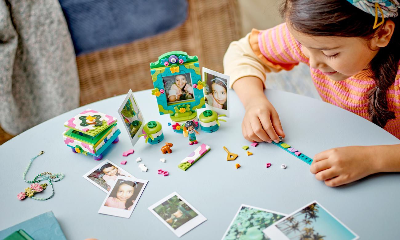 LEGO Disney Ramka na zdjęcia i pudełko na biżuterię Mirabel — 43239