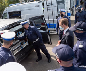Policja odebrała 35 nowych radiowozów i 18 dronów
