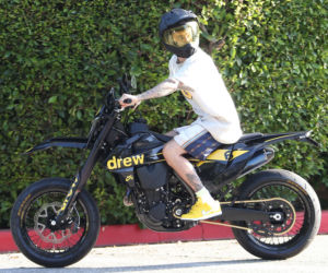 Justin Bieber na motocyklu