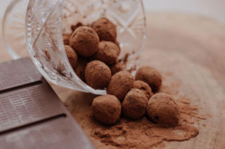 Zamiast kulek mocy robię te migdałowe kartofelki. Są błyskawiczne i idealnie słodkie