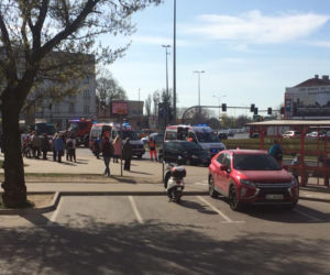 Wypadek w centrum Białegostoku. Voyager zderzył się z osobówką