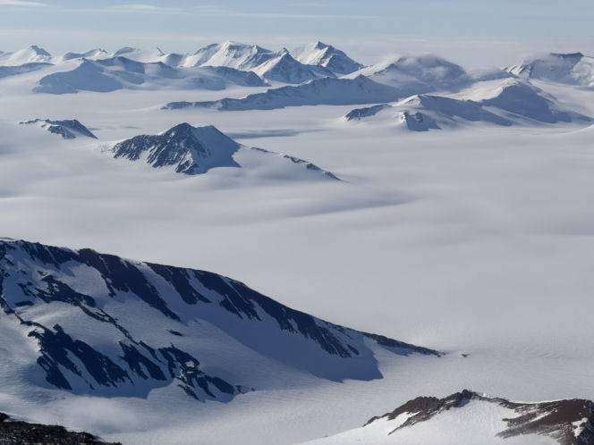 Siedlczanin Kryspin Mitura ukończył Koronę Ziemi oraz Koronę Wulkanów Ziemi w rozszerzonym wariancie „Double Seven Summits”!