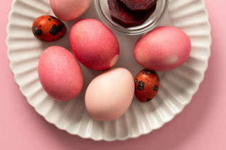 Naturalne barwniki do jajek