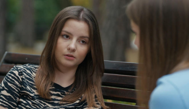 Barwy szczęścia, odcinek 3300. Ewa (Gabriela Ziembicka), Ewelina (Amelia Listwoń)