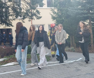 Próbna ewakuacja w zamojskim rolniczaku