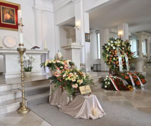 Pogrzeb Igi Cembrzyńskiej. Tłum gwiazd oddaje hołd wielkiej artystce
