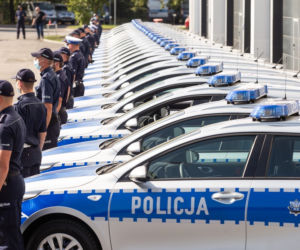 Przekazanie samochodów dla policji