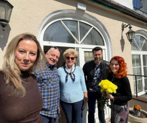 Skolimów zasypany prezentami