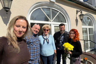 Skolimów zasypany prezentami