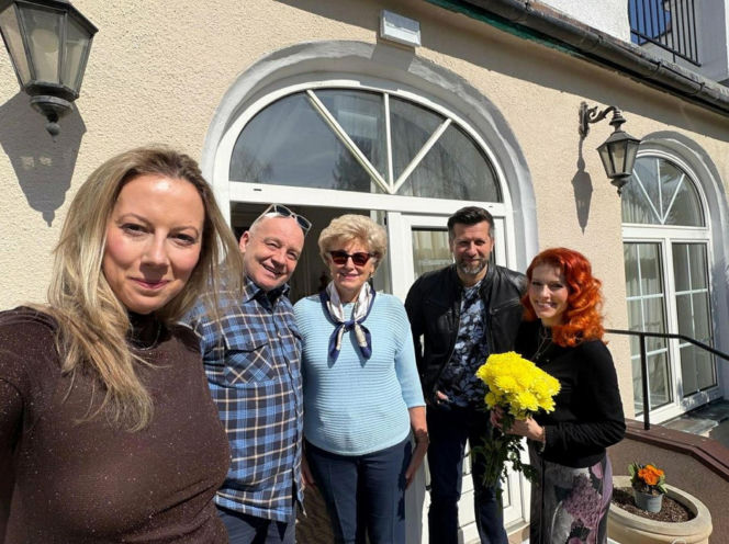 Skolimów zasypany prezentami