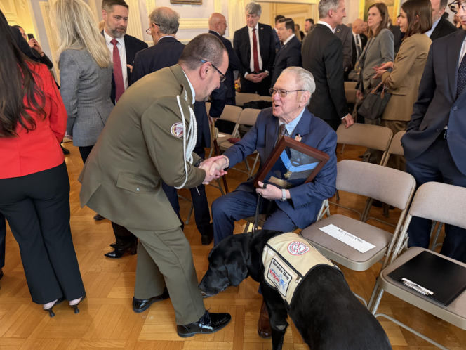 Wręczenie Krzyża Wielkiego Orderu Zasługi RP rodzicom Michaela Ollisa w Waszyngtonie, DC