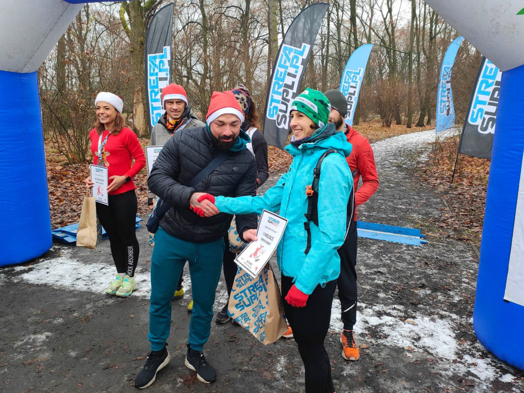 Przedświąteczne zawody sportowe. Łodzianie biegają i pomagają