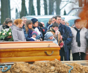 Zostały same na świecie