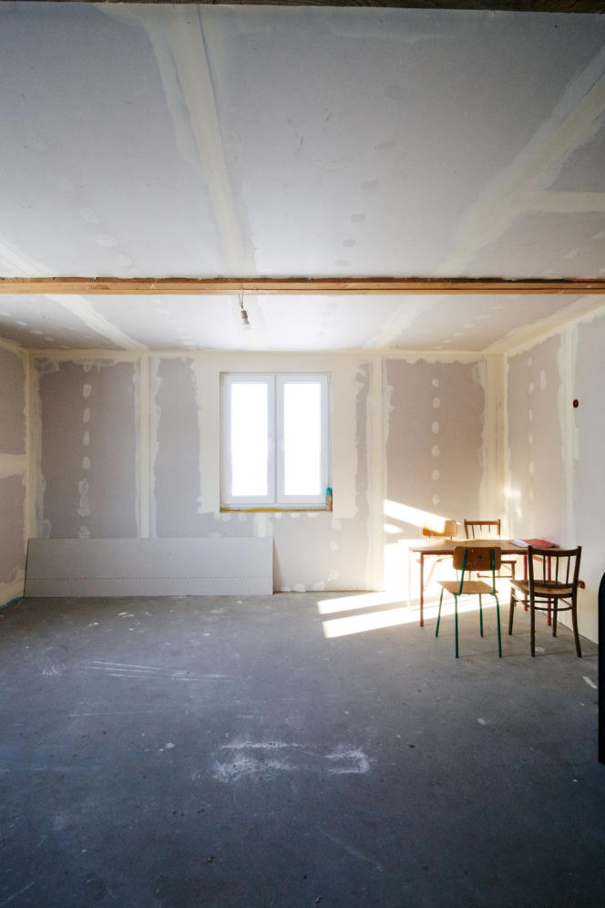 Tragiczny wypadek przerwał marzenia. Ekipa "Nasz Nowy Dom" walczyła z czasem. ZDJĘCIA domu przed i po remoncie