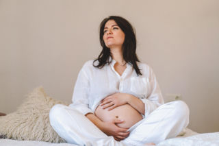 Czy można rodzić spokojniej? Położne mówią o hypnobirthingu