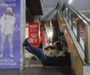 Od początku wojny żyją w metrze. To ich nowy dom i schron przed bombami 