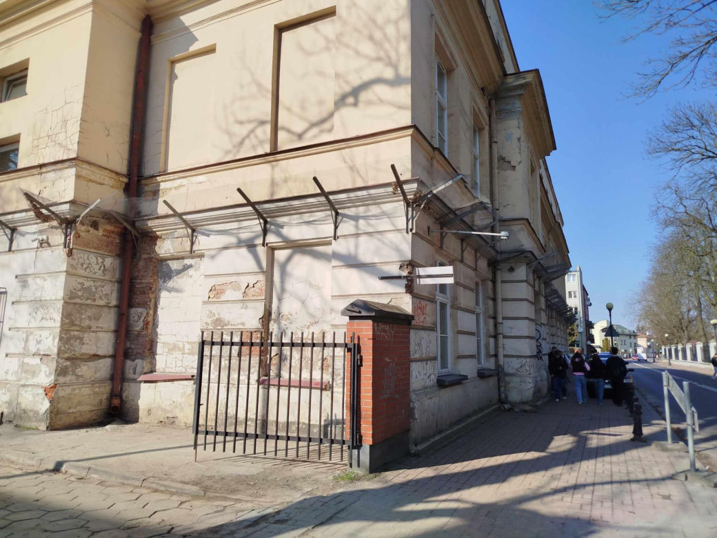 Miasto Siedlce pozyskało 100% dofinansowania kosztów kwalifikowanych na realizację zadania pn. „Termomodernizacja budynków oświatowych na terenie miasta Siedlce”.