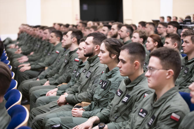 Pierwsze szkolenie pilotów pdoficerów LAW