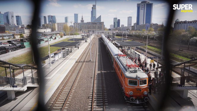 Jechałem legendarnym pociągiem. W środku jak kiedyś, aż trudno uwierzyć! Ludzie mówią wprost: „to były czasy”