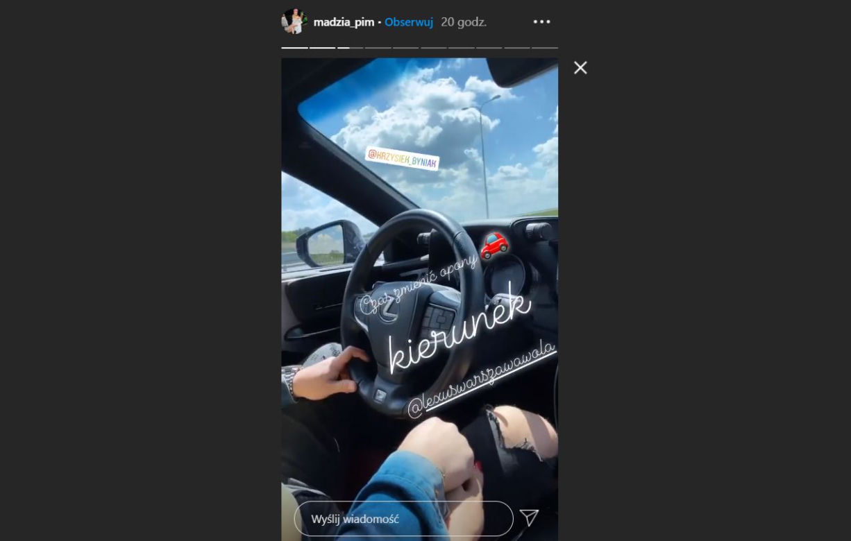 Magda Narożna z Pięknych i Młodych pędzi Wisłostradą