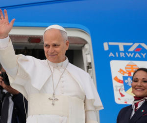 Konferencja papieska w samolocie w podróży do Algierii