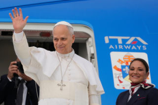 Konferencja papieska w samolocie w podróży do Algierii