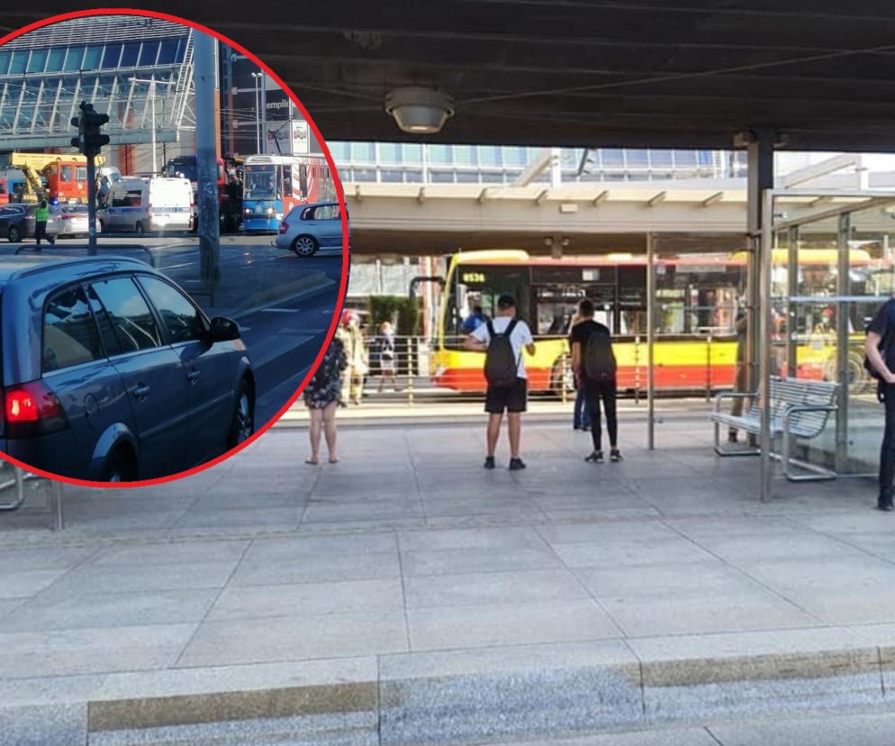 Wrocław: Wypadek na Placu Grunwaldzkim. Wykolejony tramwaj uderzył w autobus! Ranna trafiła do szpitala [ZDJĘCIA]