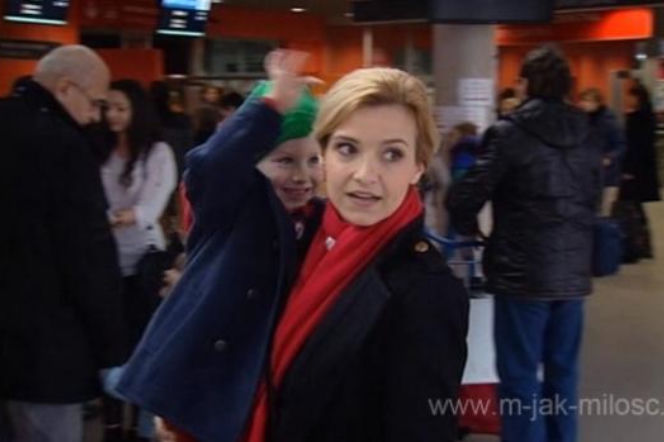 M  jak miłość odc. 999. Małgosia (Joanna Koroniewska), Wojtuś (Franek Korzeniewski)