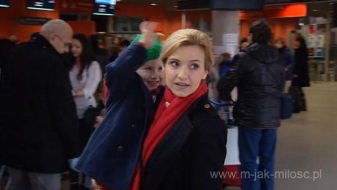 M  jak miłość odc. 999. Małgosia (Joanna Koroniewska), Wojtuś (Franek Korzeniewski)