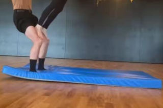 Izabella Miko, Albert Kosiński