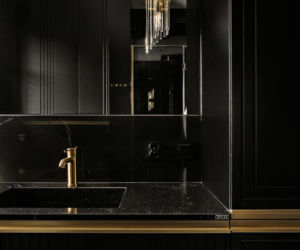 Między minimalizmem a złotym detalem. Elegancki dom w Katowicach