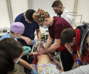 Prawdziwa twarz wojny na Ukrainie. Giną dzieci. Wstrząsające zdjęcia z Mariupola