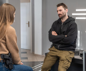 Sprawiedliwi. Trójmiasto, odcinek 110: po tragicznej śmierci Malczewskiej, Maksym pogrąża się w nałogu alkoholowym