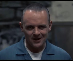 Każdy pamięta, jak Hannibal Lecter wita się z Clarice. Prawda jest jednak zupełnie inna