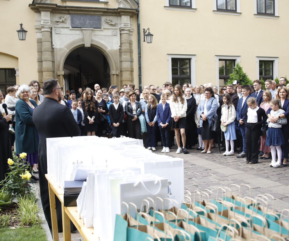 Kard. Grzegorz Ryś do laureatów konkursów biblijnych: Czytając Pismo Święte, trzeba nauczyć się słuchać