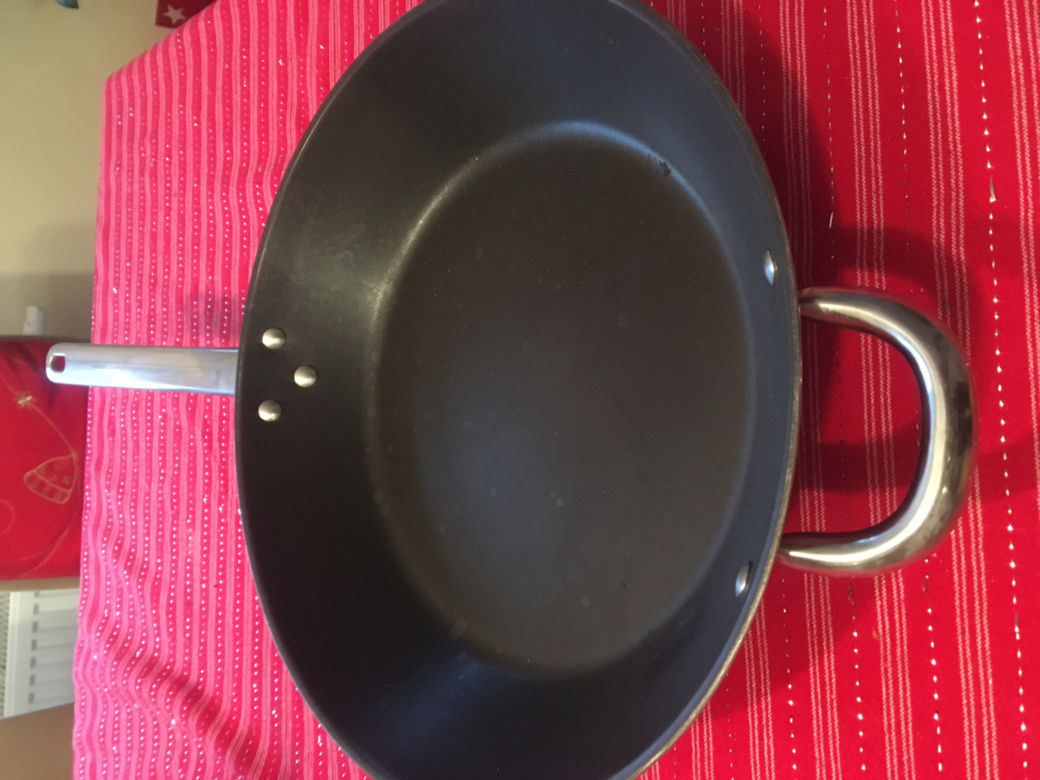 Bestialski atak syna na matkę. Rzucił się na nią z patelnią!