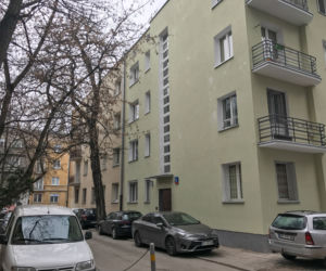Mieszkanie w Warszawie kupił za 23 000 zł.