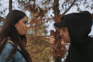 Złoty chłopak, odcinek 272: Zdrada w murach posiadłości! Aysen przechodzi na stronę wroga i pomaga Sinanowi!