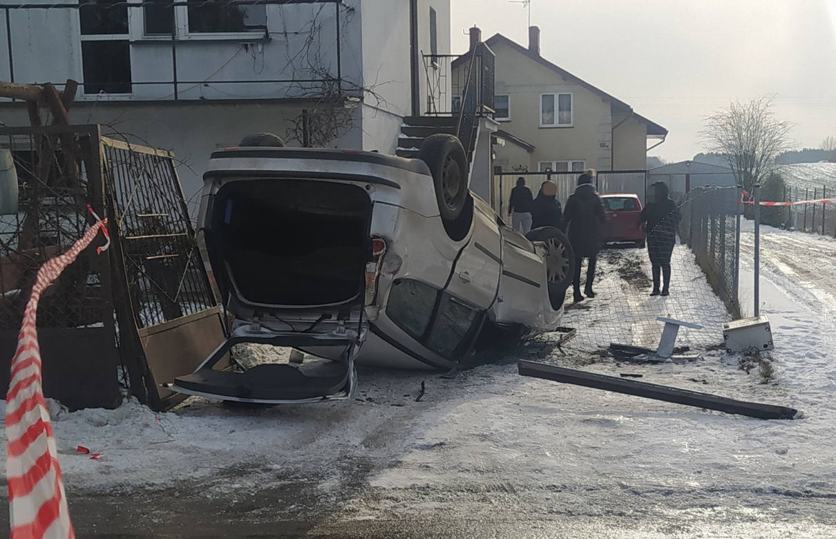 Skasowała auto, zadrapała się tylko w palec