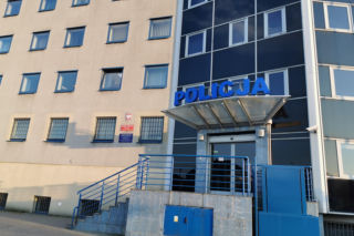 Ostrów. Już spokojniej po krwawym piątku. Ale policja wciąż przy szkołach