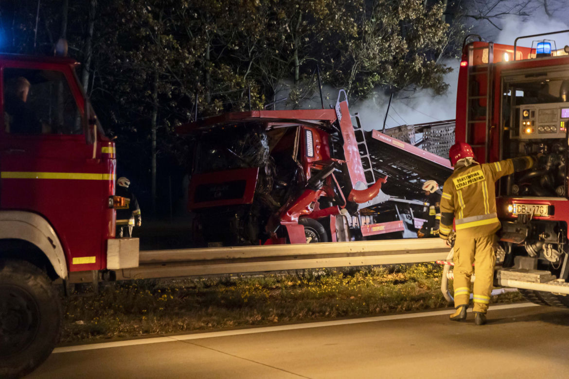 Zderzenie 5 pojazdów na A4. Paliła się ciężarówka! [ZDJĘCIA]