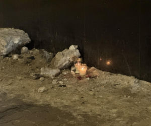 Zginął mały chłopiec. W miejscu tragedii zapłonęły znicze. Warszawa wstrząśnięta wypadkiem na Grochowskiej